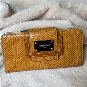 Nicole Lee wallet